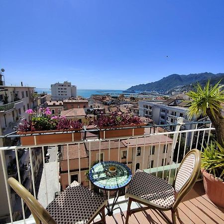 Oasi Al Centro Con Parcheggio Bed & Breakfast Salerno Exterior photo
