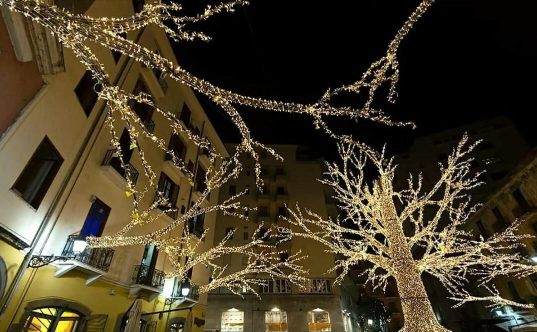 Oasi Al Centro Con Parcheggio Bed & Breakfast Salerno Exterior photo