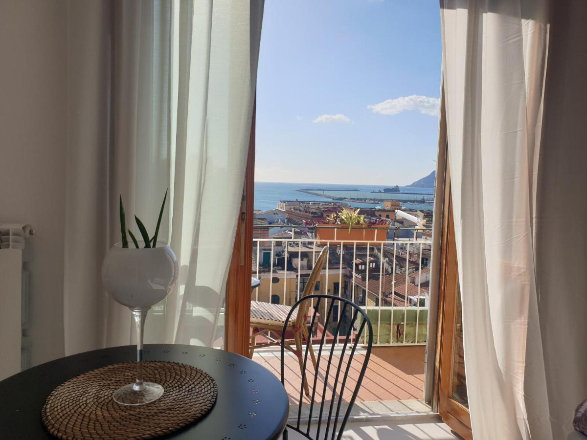Oasi Al Centro Con Parcheggio Bed & Breakfast Salerno Exterior photo