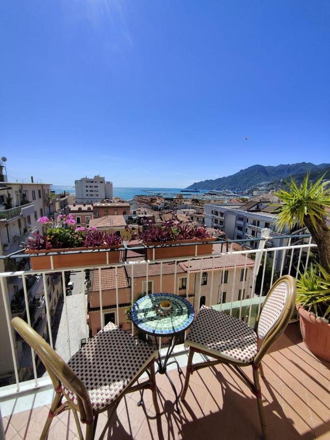 Oasi Al Centro Con Parcheggio Bed & Breakfast Salerno Exterior photo