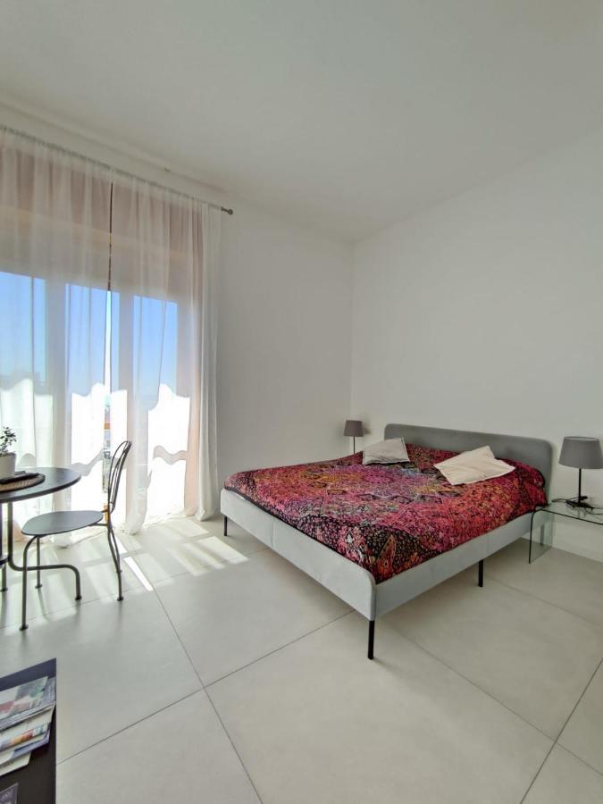 Oasi Al Centro Con Parcheggio Bed & Breakfast Salerno Exterior photo